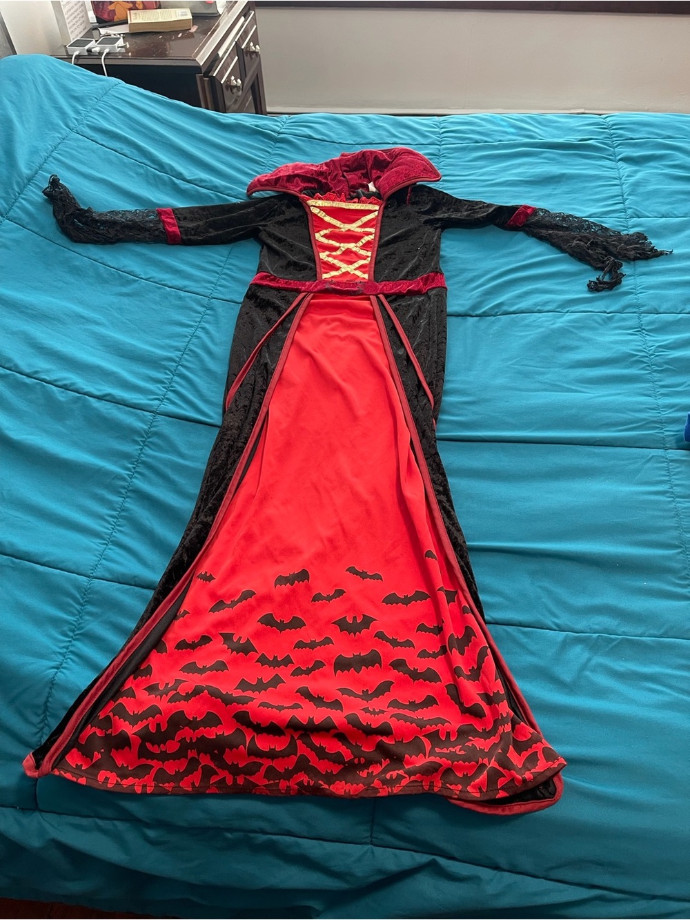 Girls vampire Costume M 8-10